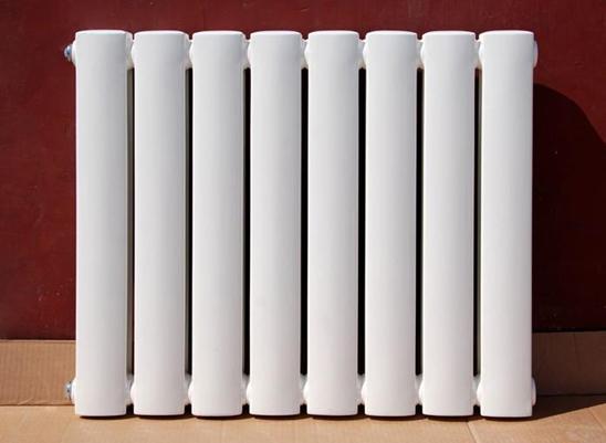 壓鑄鋁暖氣片和鋼制暖氣片哪種更適合潮濕環(huán)境？